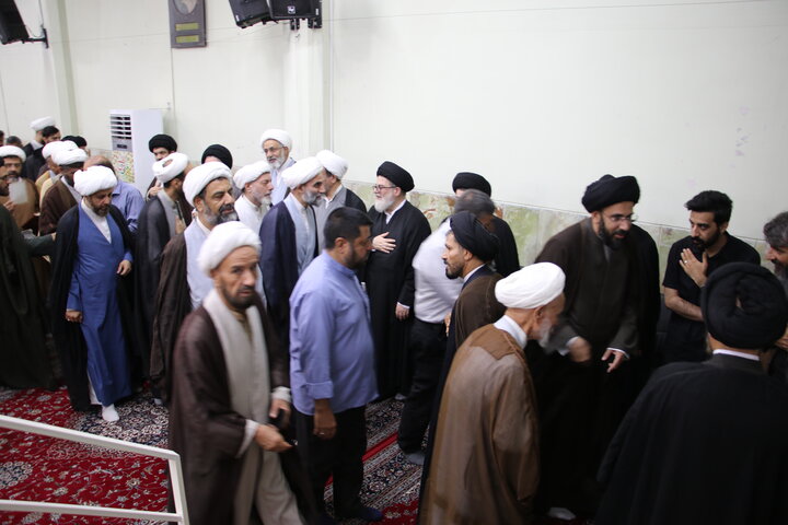 تصاویر/ مجلس بزرگداشت هفتمین روز ارتحال آیت الله العظمی شبیری زنجانی  از سوی آیت الله العظمی مظاهری