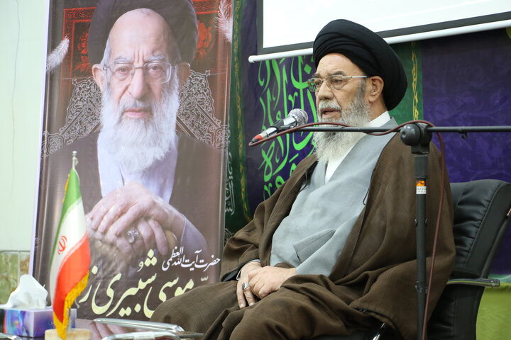 تصاویر/ مجلس بزرگداشت هفتمین روز ارتحال آیت الله العظمی شبیری زنجانی  از سوی آیت الله العظمی مظاهری