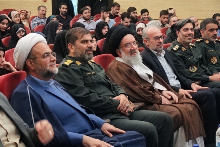 تجلیل از سرشبکه‌های برتر کتاب بسیج استان قم