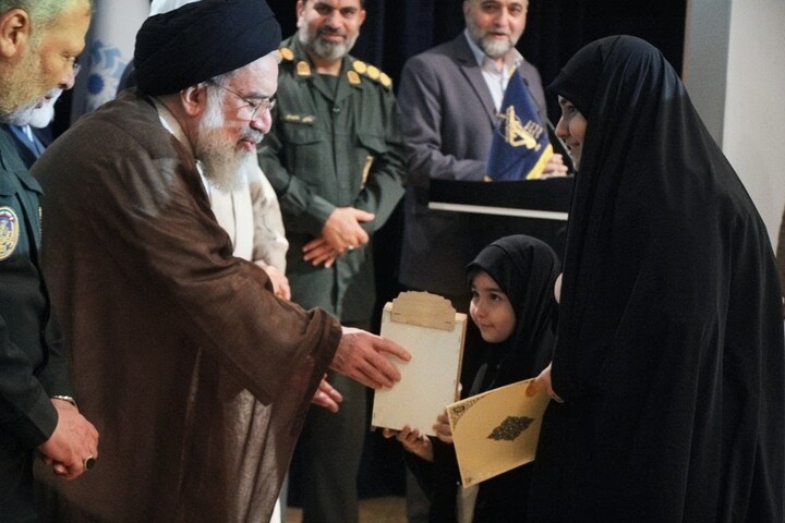 تجلیل از سرشبکه‌های برتر کتاب بسیج استان قم