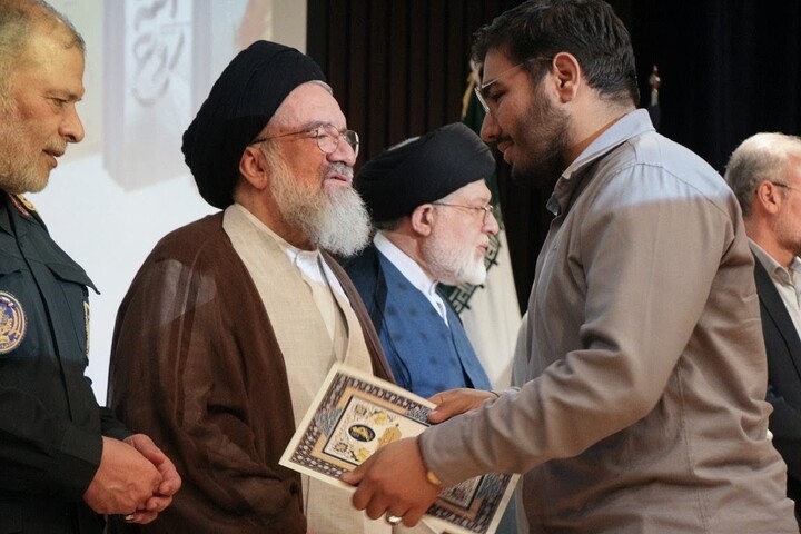 تجلیل از سرشبکه‌های برتر کتاب بسیج استان قم