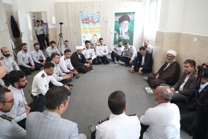 تصاویر/ دیدار نماینده ولی فقیه در استان سمنان با عوامل ایستگاه شماره ۲ آتش‌نشانی سمنان