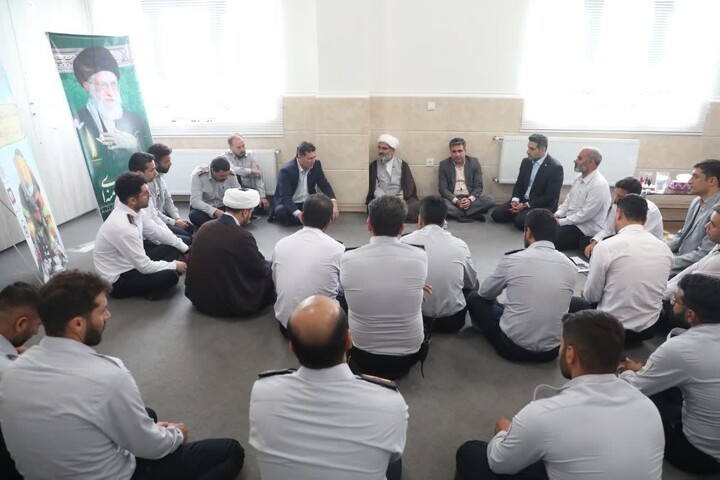 تصاویر/ دیدار نماینده ولی فقیه در استان سمنان با عوامل ایستگاه شماره ۲ آتش‌نشانی سمنان