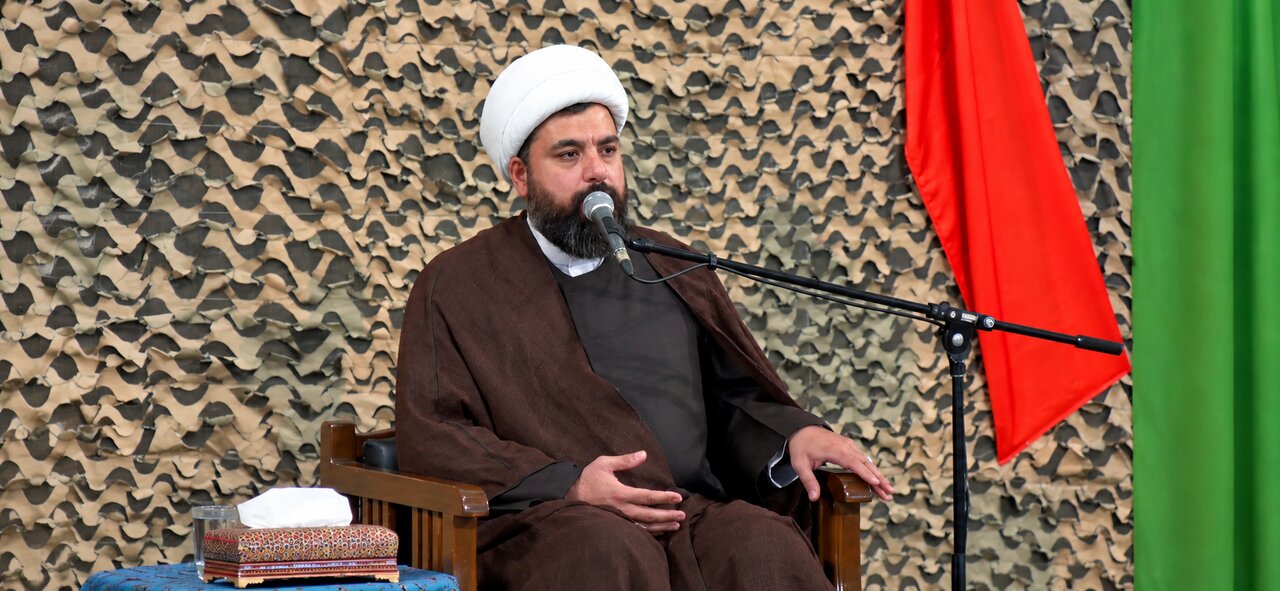 فرهنگ شهدا از مراسم یادبود به متن زندگی منتقل شود/ سید حسن نصرالله نماد ایستادگی در مسیر مقاومت بود