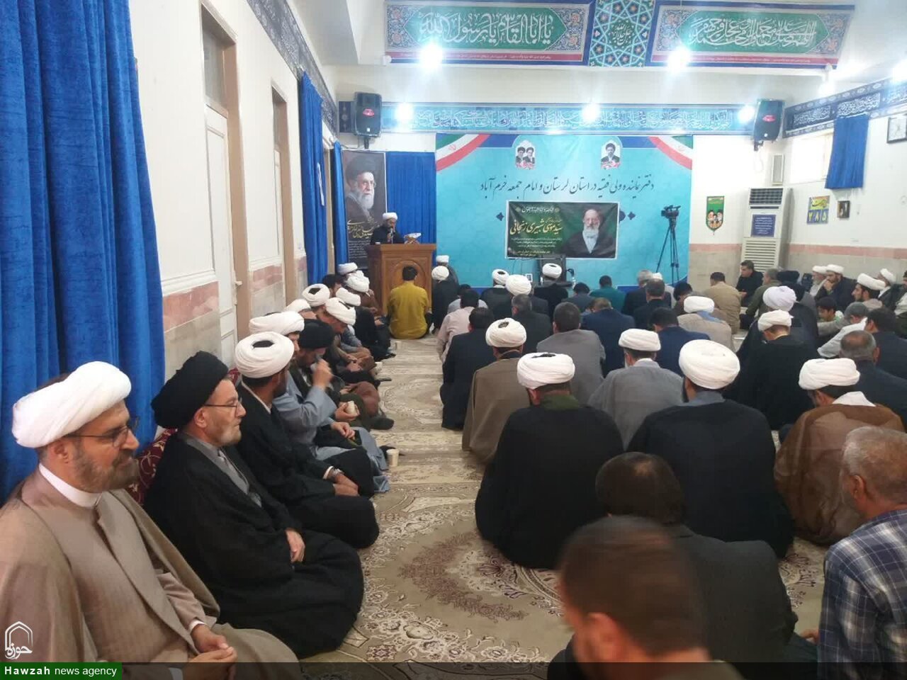 آیت‌الله العظمی شبیری زنجانی عالمی عامل و از ارکان مهم حوزه‌های علمیه بودند