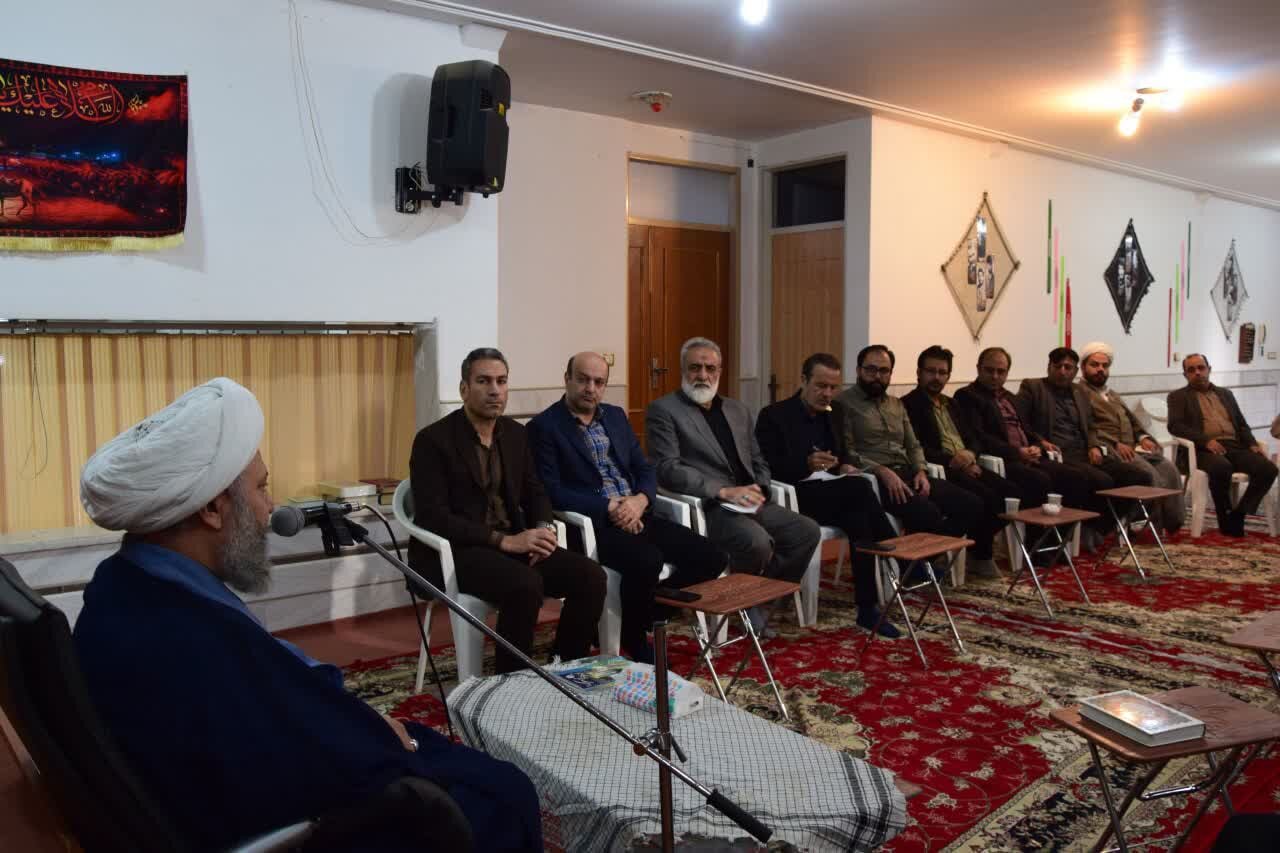 مدیر موفق در اوج عصبانیت، نباید تصمیم مهم بگیرد/ اخلاق مدیریتی؛ آزمون انسان در اتاق قدرت است