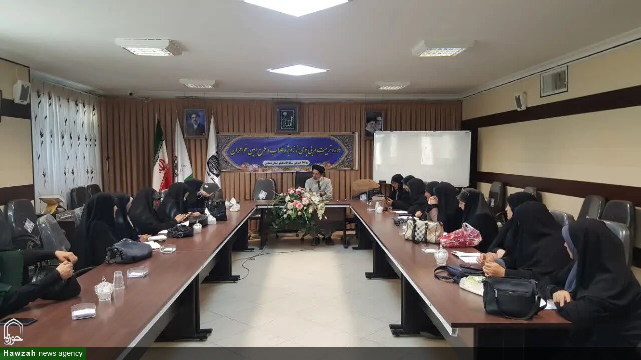آموزش مربیان نماز باید متناسب با نیازهای مخاطبان باشد