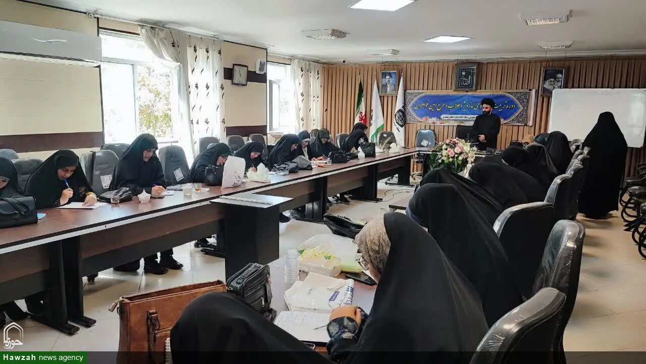 آموزش مربیان نماز باید متناسب با نیازهای مخاطبان باشد