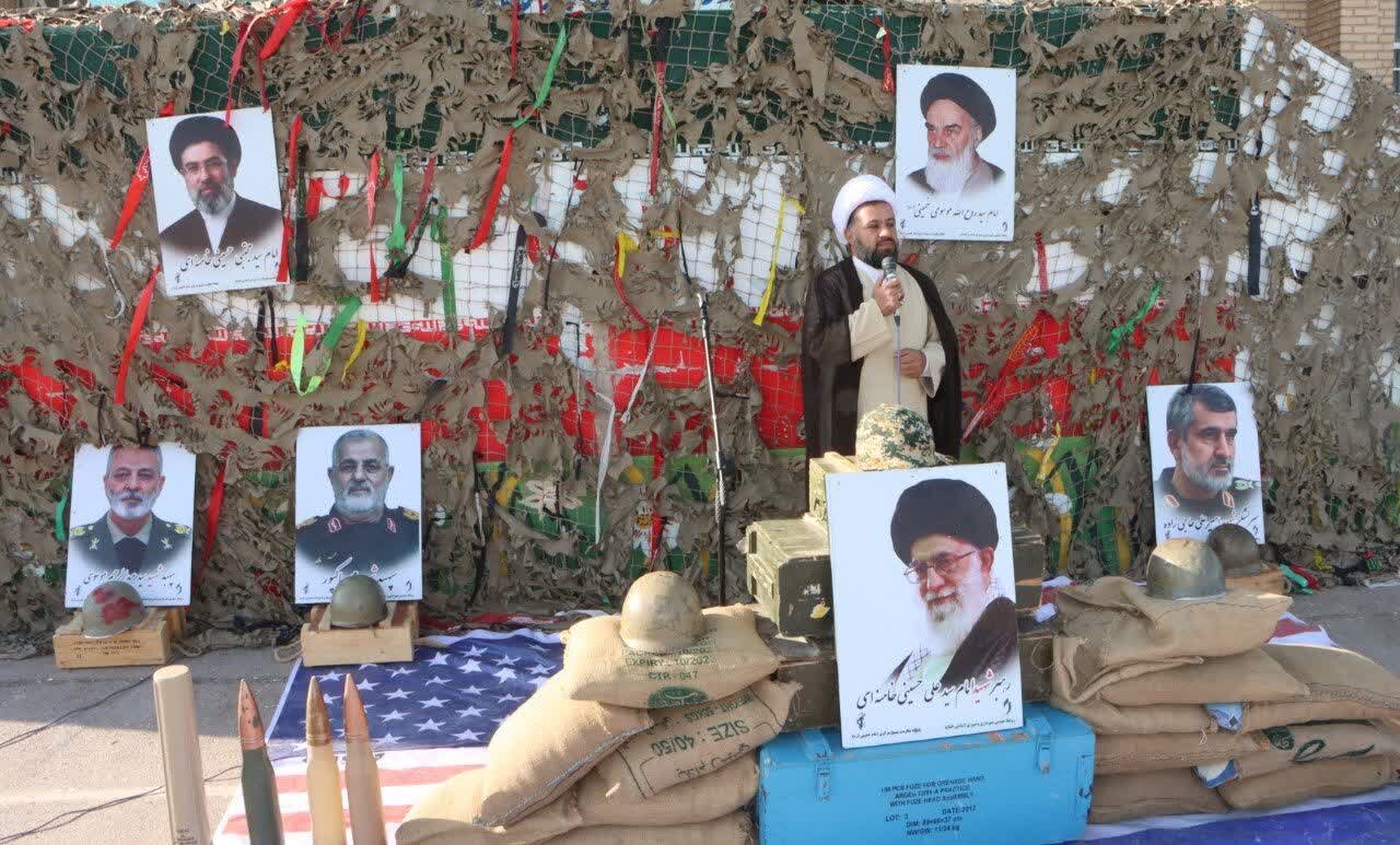  ملت ایران  پرچم‌دار دفاع از استقلال، آرمان‌های انقلاب و میهن خود هستند