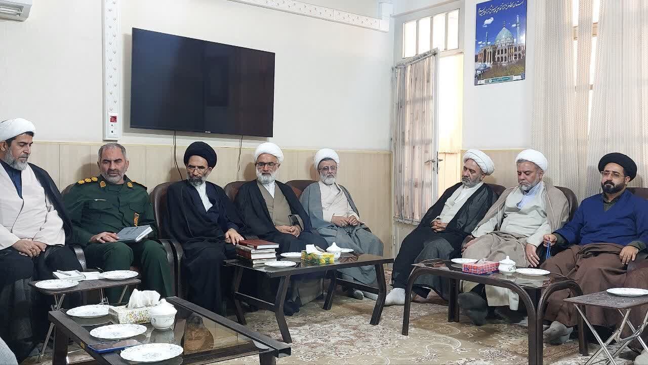 امریکایی ها برای حمله نیاز به پیشناز آشوب در داخل کشورمان می باشند