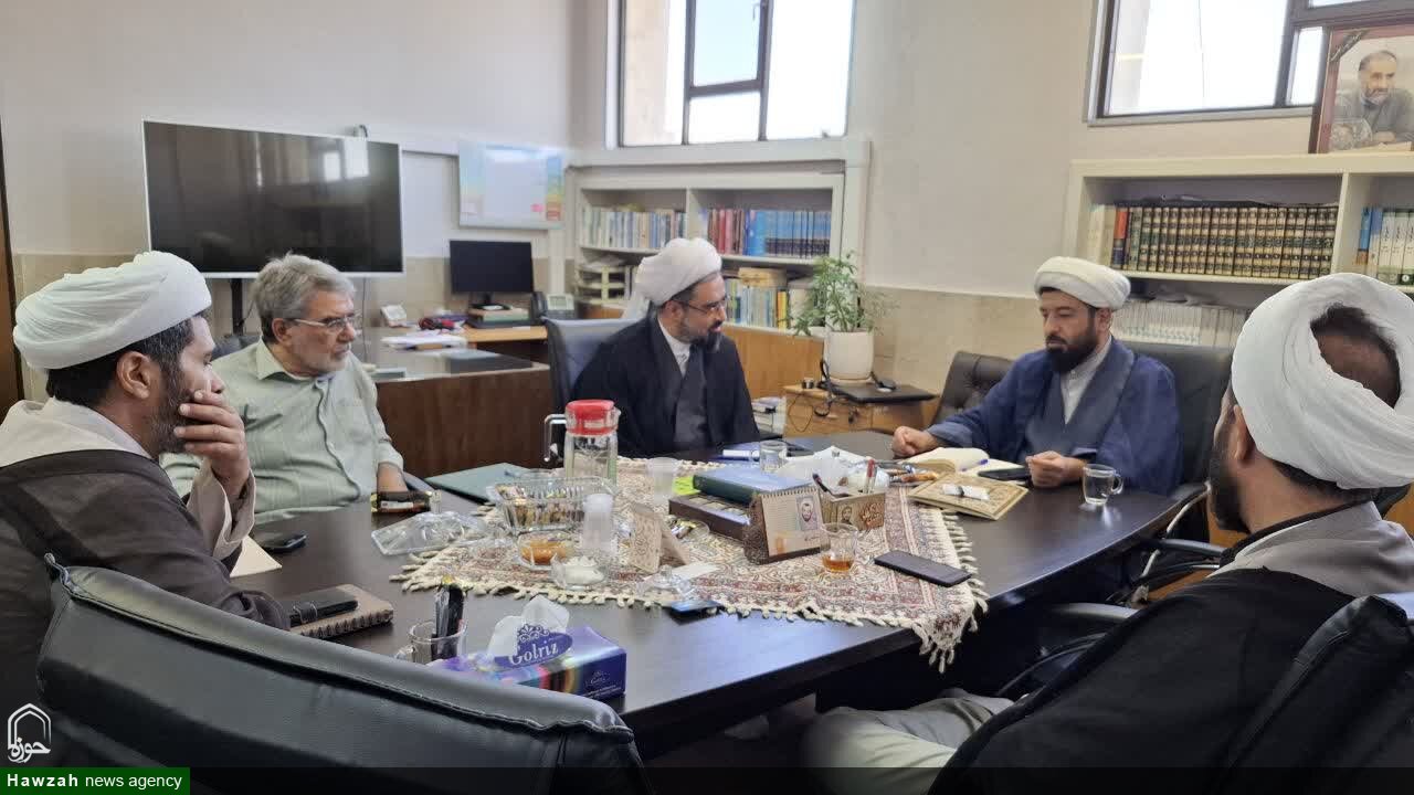 همکاری حوزه علمیه اصفهان و دفتر تبلیغات اسلامی برای تحول در برنامه‌های تربیتی طلاب + عکس