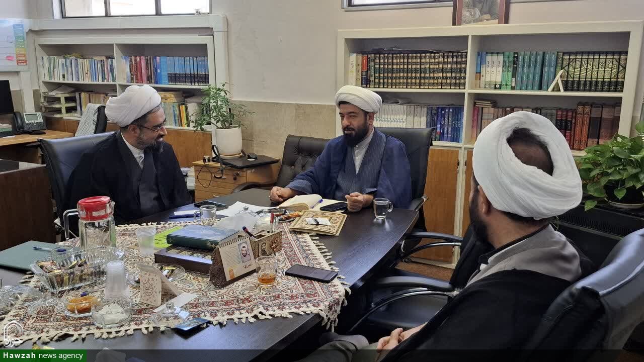 همکاری حوزه علمیه اصفهان و دفتر تبلیغات اسلامی برای تحول در برنامههای تربیتی طلاب + عکس