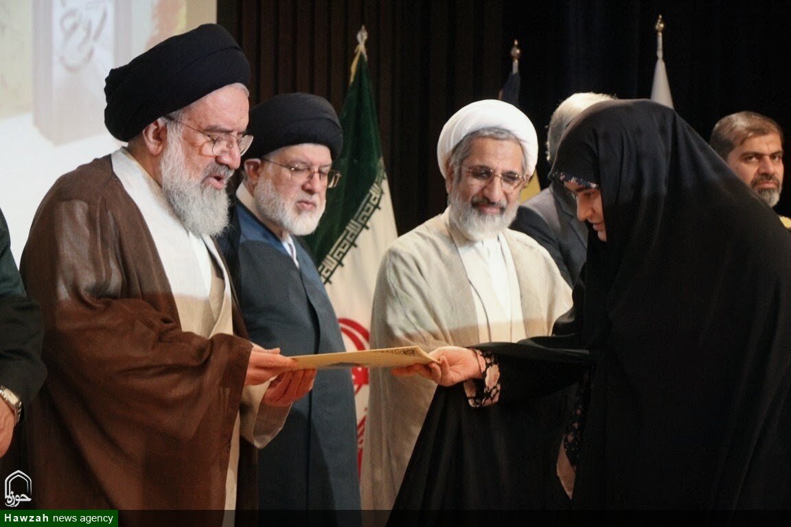 تجلیل از سرشبکه‌های برتر کتاب بسیج استان قم