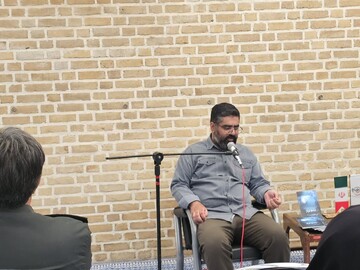 نشست نقد و بررسی کتاب «فرشته‌ها نمی‌میرند» / توکلی: از آثار انقلابی و دفاع مقدس در حوزه کتاب حمایت شود + تصاویر
