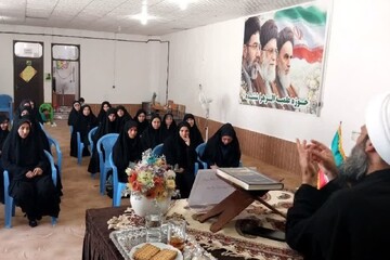 انقلاب اسلامی؛ انقلابی متمایز از غرب و شرق و منبعی برای شناخت استعمار و آمریکا