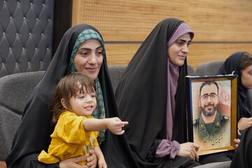 تصاویر/  تجلیل از برگزیدگان پویش ملی ایثار