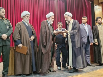 تصاویر / امام جمعه جدید شهرستان بویین زهرا معرفی شد