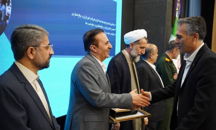 تصاویر /  تجلیل از برگزیدگان جشنواره شهید رجایی با حضور امام جمعه قزوین