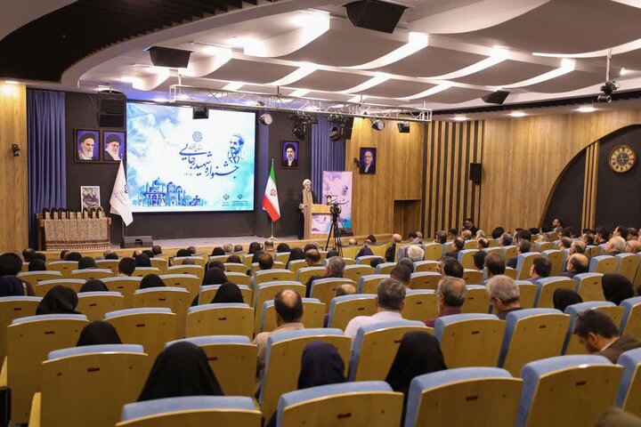 تصاویر /  تجلیل از برگزیدگان جشنواره شهید رجایی با حضور امام جمعه قزوین