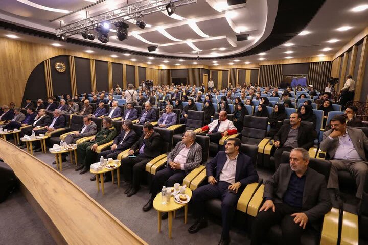 تصاویر /  تجلیل از برگزیدگان جشنواره شهید رجایی با حضور امام جمعه قزوین