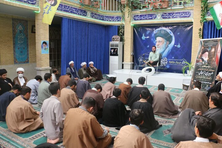 تصاویر/مراسم هفتمین روز ارتحال آیت الله العظمی شبیری زنجانی(ره) در ورامین