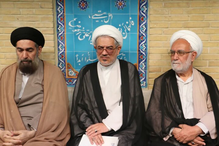 تصاویر/مراسم هفتمین روز ارتحال آیت الله العظمی شبیری زنجانی(ره) در ورامین