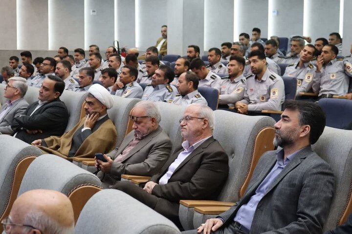 تصاویر/ همایش تجلیل و تقدیر از آتش‌نشانان ورامین و جوادآباد همزمان با روز آتش نشان