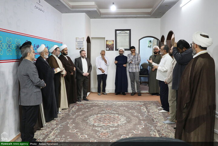 المدعي الخاص لرجال الدين في محافظة قم يزور مركز الإعلام والفضاء الافتراضي للحوزات العلمية