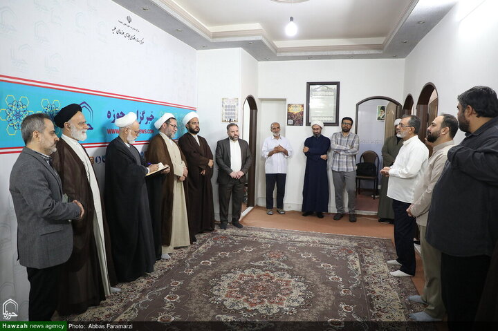 المدعي الخاص لرجال الدين في محافظة قم يزور مركز الإعلام والفضاء الافتراضي للحوزات العلمية