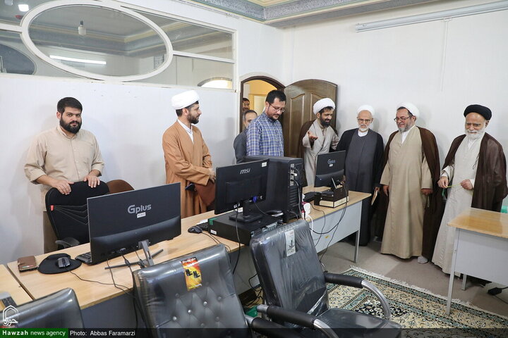 المدعي الخاص لرجال الدين في محافظة قم يزور مركز الإعلام والفضاء الافتراضي للحوزات العلمية