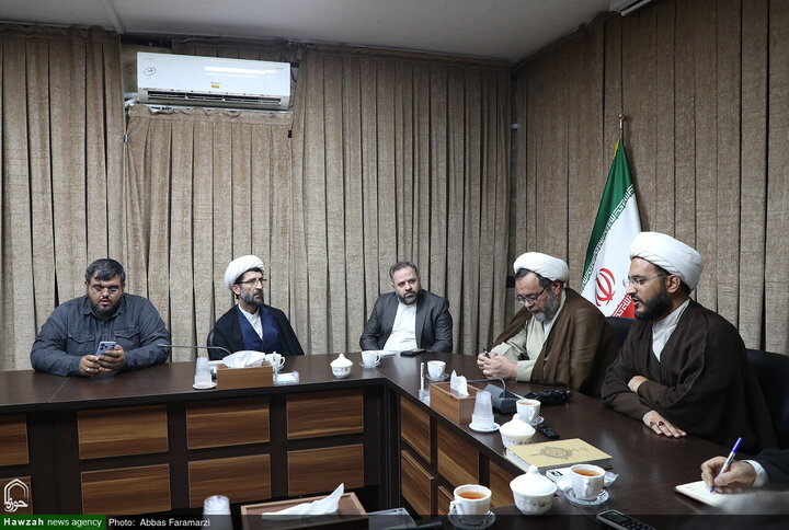 المدعي الخاص لرجال الدين في محافظة قم يزور مركز الإعلام والفضاء الافتراضي للحوزات العلمية