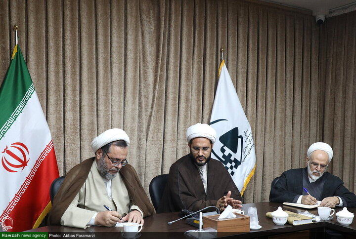 المدعي الخاص لرجال الدين في محافظة قم يزور مركز الإعلام والفضاء الافتراضي للحوزات العلمية