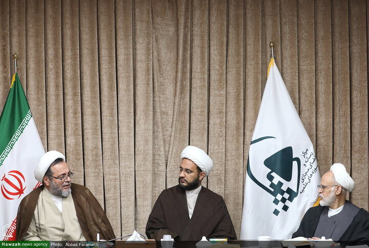 المدعي الخاص لرجال الدين في محافظة قم يزور مركز الإعلام والفضاء الافتراضي للحوزات العلمية