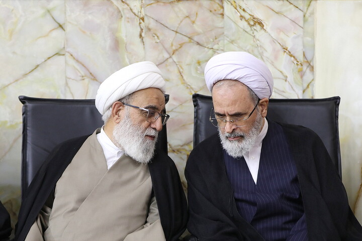 تصاویر/ مراسم بزرگداشت آیت‌الله العظمی شبیری‌زنجانی از آیت الله العظمی مکارم شیرازی