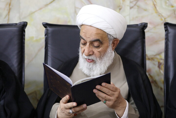 تصاویر/ مراسم بزرگداشت آیت‌الله العظمی شبیری‌زنجانی از آیت الله العظمی مکارم شیرازی