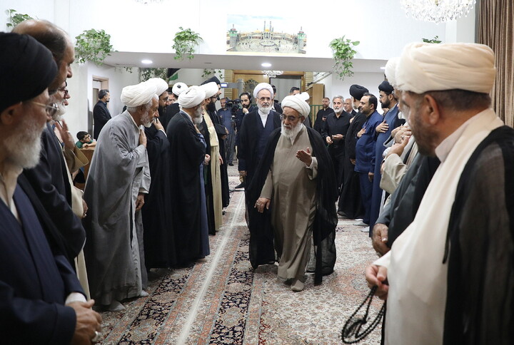 تصاویر/ مراسم بزرگداشت آیت‌الله العظمی شبیری‌زنجانی از آیت الله العظمی مکارم شیرازی