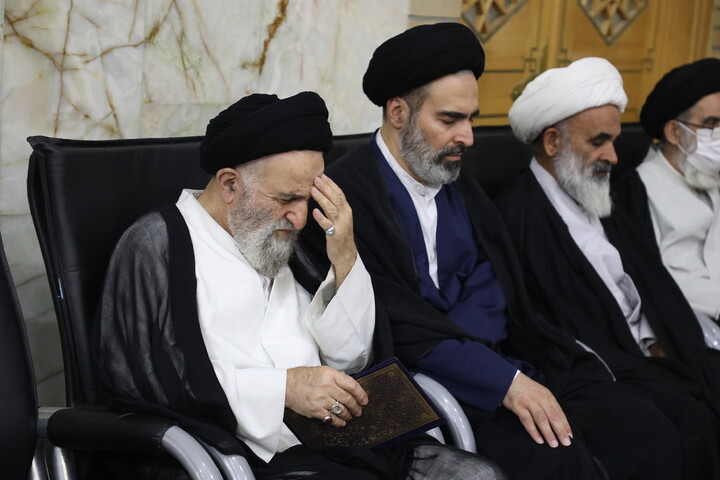 تصاویر/ مراسم بزرگداشت آیت‌الله العظمی شبیری‌زنجانی از آیت الله العظمی مکارم شیرازی