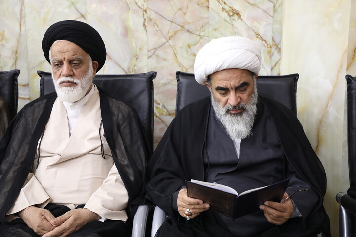 تصاویر/ مراسم بزرگداشت آیت‌الله العظمی شبیری‌زنجانی از آیت الله العظمی مکارم شیرازی
