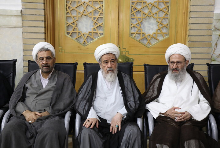 تصاویر/ مراسم بزرگداشت آیت‌الله العظمی شبیری‌زنجانی از آیت الله العظمی مکارم شیرازی