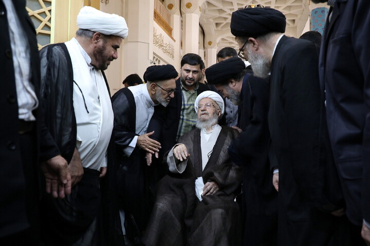 تصاویر/ مراسم بزرگداشت آیت‌الله العظمی شبیری‌زنجانی از آیت الله العظمی مکارم شیرازی