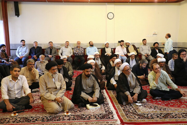 تصاویر/ گرامیداشت هفته دفاع مقدس در مرکز مدیریت حوزه علمیه قم