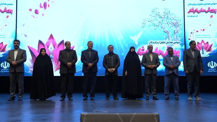 تصاویر/  تجلیل از برگزیدگان پویش ملی ایثار