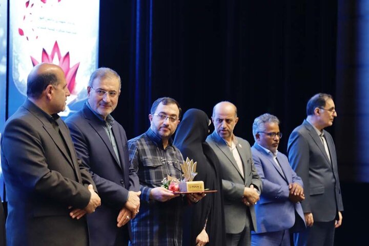 تصاویر/  تجلیل از برگزیدگان پویش ملی ایثار