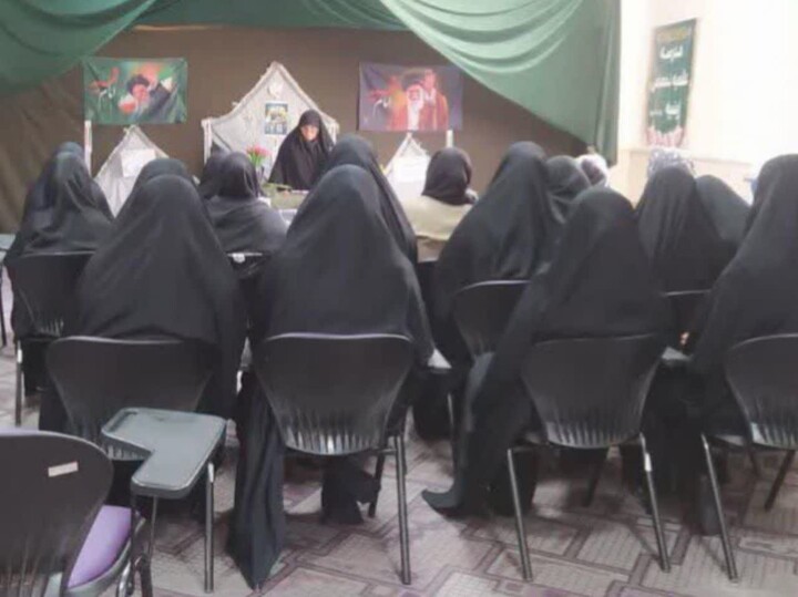 طلاب جانفشانی‌های رزمندگان را برای نسل جوان بازگو کنند