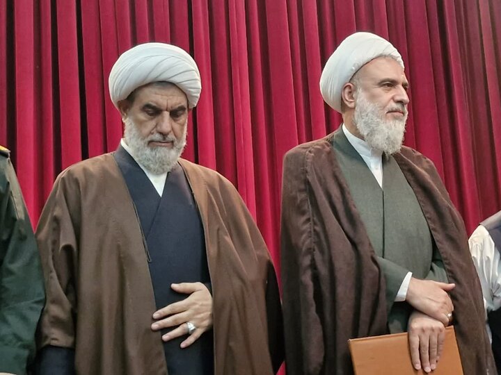 تصاویر / امام جمعه جدید شهرستان بویین زهرا معرفی شد