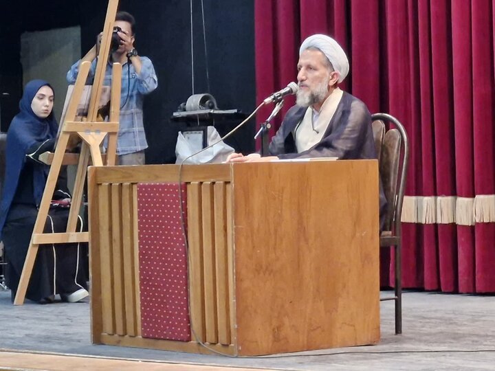تصاویر / امام جمعه جدید شهرستان بویین زهرا معرفی شد