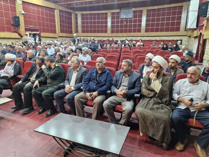 تصاویر / امام جمعه جدید شهرستان بویین زهرا معرفی شد