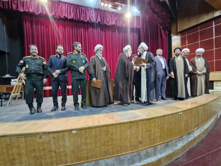تصاویر / امام جمعه جدید شهرستان بویین زهرا معرفی شد