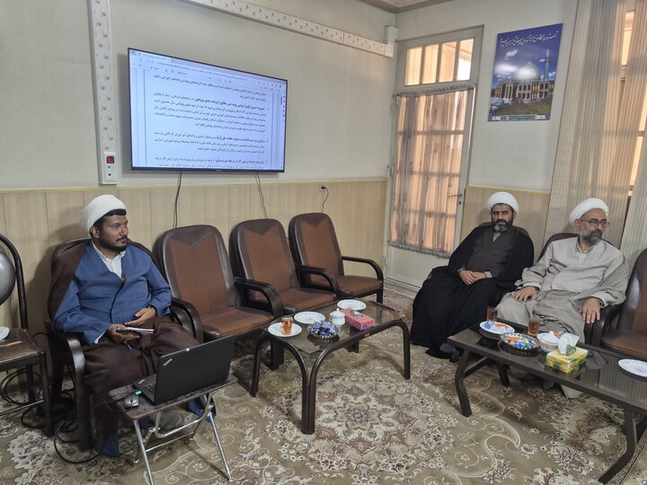 تصاویر/ نشست مدیران پژوهش مدارس علمیه کاشان