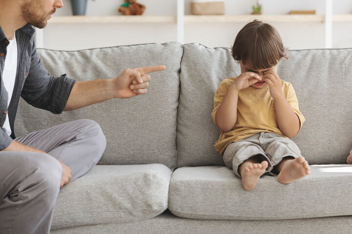آیت اللہ حائری شیرازیؒ: بچوں کی تربیت میں حد سے زیادہ مداخلت نہ کریں